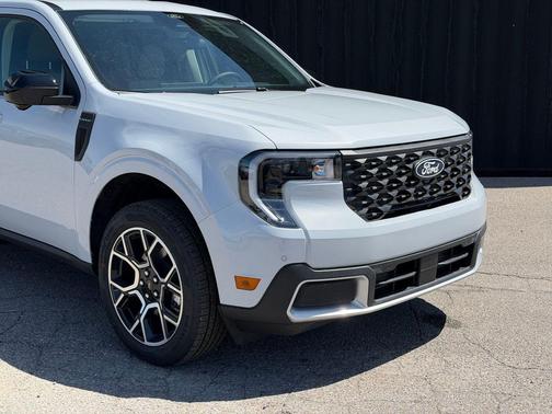 Space White Metallic 2026 Ford Maverick Lariat
