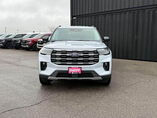 Space White Metallic 2026 Ford Explorer Active