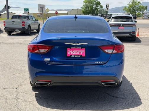 Vivid Blue Pearlcoat 2016 Chrysler 200 S
