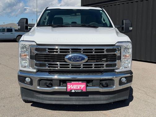 Oxford White 2024 Ford F-250 XLT