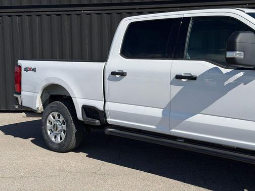 Oxford White 2024 Ford F-250 XLT