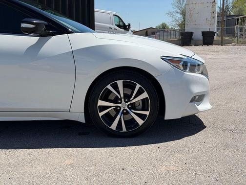 Pearl White 2018 Nissan Maxima 3.5 Platinum