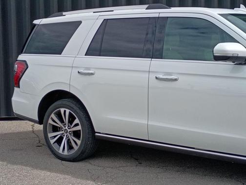Star White Metallic Tri-Coat 2021 Ford Expedition Limited