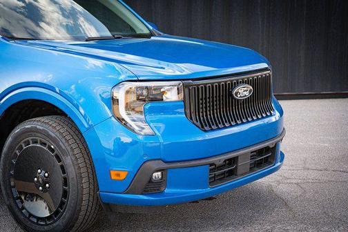 Velocity Blue 2025 Ford Maverick Lobo