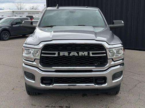 Billet Silver Metallic Clearcoat 2022 RAM 3500 Tradesman Crew Cab 4x4 6'4' Box