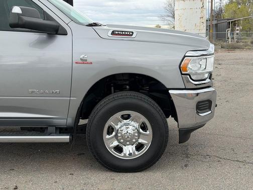 Billet Silver Metallic Clearcoat 2022 RAM 3500 Tradesman Crew Cab 4x4 6'4' Box