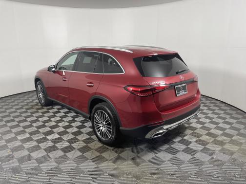 MANUFAKTUR Patagonia Red Metallic 2026 Mercedes-Benz GLC 300