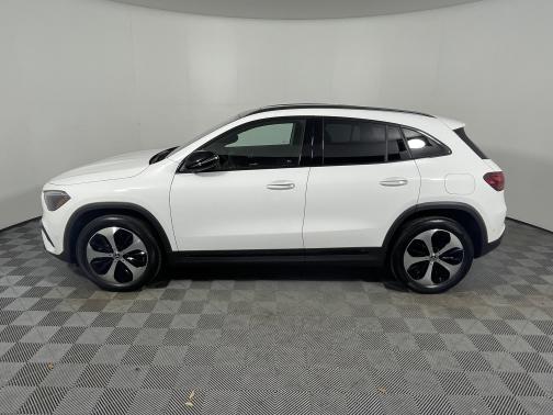 Polar White 2026 Mercedes-Benz GLA 250