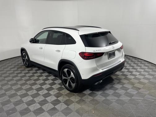 Polar White 2026 Mercedes-Benz GLA 250