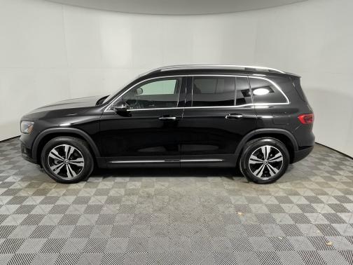 2025 Mercedes-Benz GLB 250 