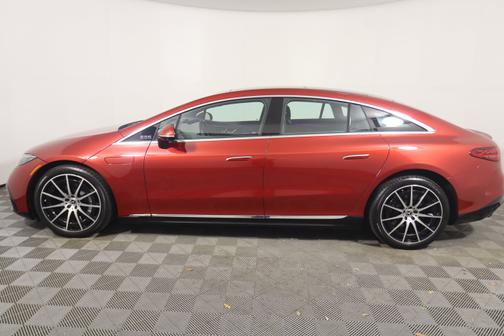 MANUFAKTUR Cardinal Red Metallic 2023 Mercedes-Benz EQS 580