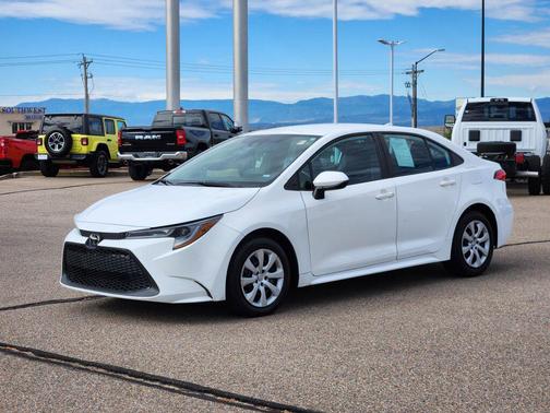 2022 Toyota Corolla LE