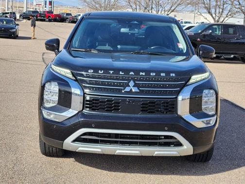 2022 Mitsubishi Outlander SE