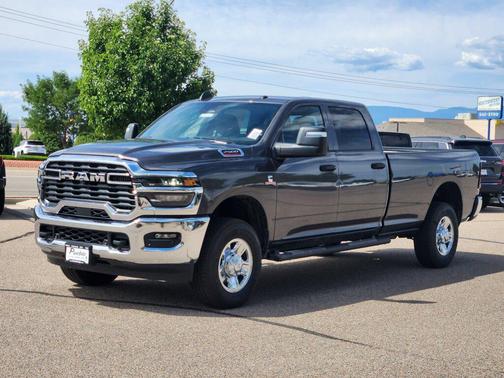 2025 RAM 2500 Tradesman Crew Cab 4x4 8' Box