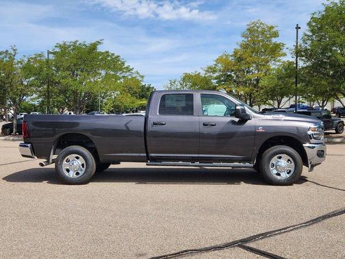 2025 RAM 2500 Tradesman Crew Cab 4x4 8' Box