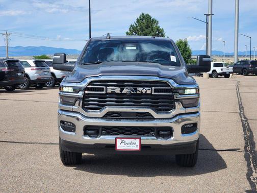 2025 RAM 2500 Tradesman Crew Cab 4x4 8' Box