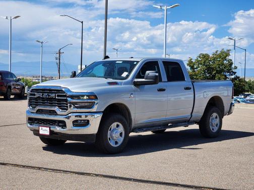 2025 RAM 2500 Tradesman Crew Cab 4x4 6'4' Box