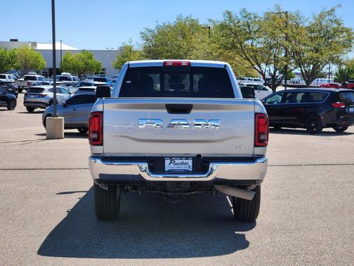 2025 RAM 2500 Tradesman Crew Cab 4x4 6'4' Box