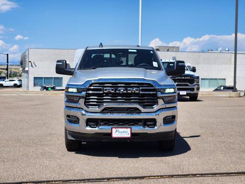 2025 RAM 2500 Tradesman Crew Cab 4x4 6'4' Box