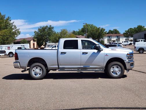 2025 RAM 2500 Tradesman Crew Cab 4x4 6'4' Box
