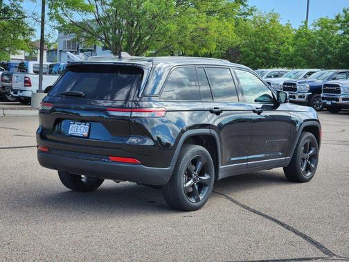 2023 Jeep Grand Cherokee Limited X