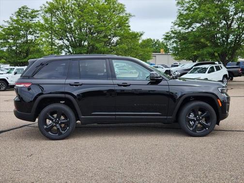 2025 Jeep Grand Cherokee Altitude