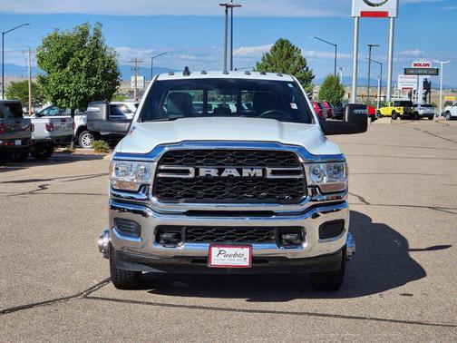 2024 RAM 3500 Tradesman Crew Cab 4x4 8' Box