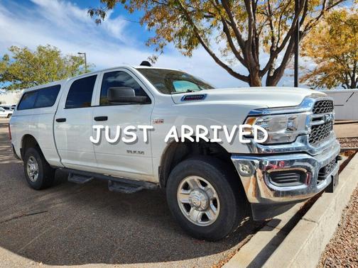 2022 RAM 2500 Tradesman Crew Cab 4x4 6'4' Box