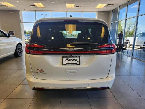 2026 Chrysler Pacifica L