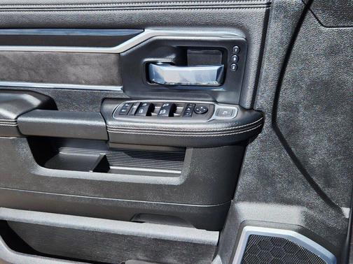 2022 RAM 2500 Laramie Crew Cab 4x4 6'4' Box