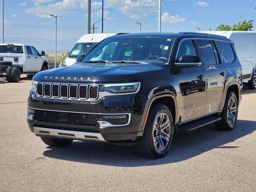 Diamond Black Crystal Pearlcoat 2024 Jeep Wagoneer Series II 4x4