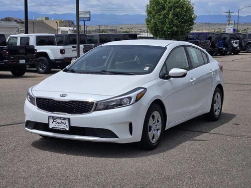 Snow White Pearl 2017 Kia Forte LX
