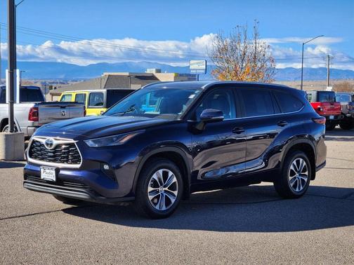 2024 Toyota Highlander XLE