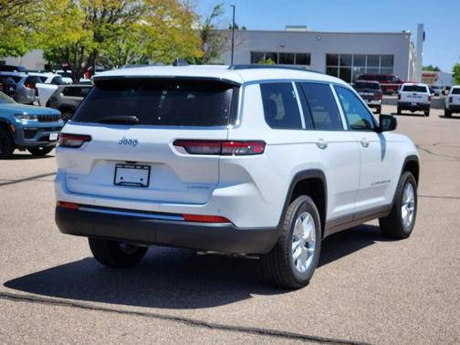 Bright White Clearcoat 2026 Jeep Grand Cherokee L Altitude