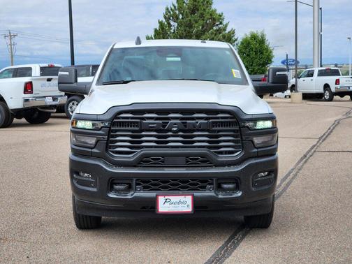 2025 RAM 2500 Tradesman Crew Cab 4x4 6'4' Box