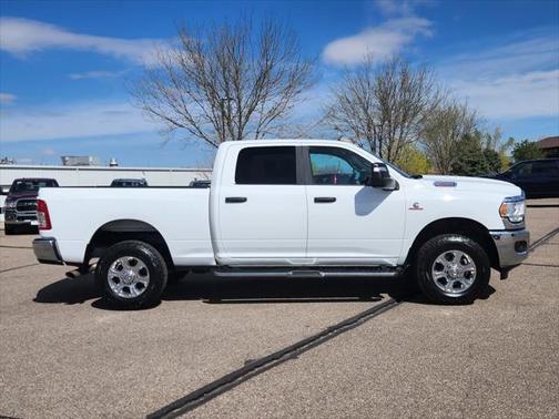 2023 RAM 2500 Big Horn Crew Cab 4x4 6'4' Box