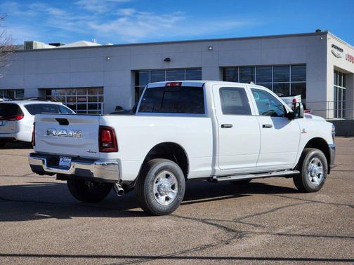 2026 RAM 3500 Tradesman Crew Cab 4x4 6'4' Box