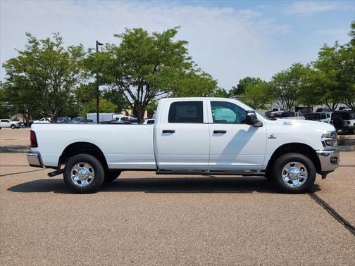 2025 RAM 3500 Tradesman Crew Cab 4x4 8' Box