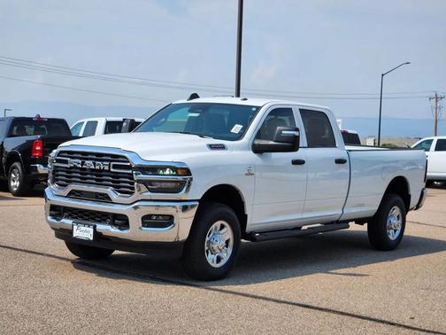 2025 RAM 3500 Tradesman Crew Cab 4x4 8' Box