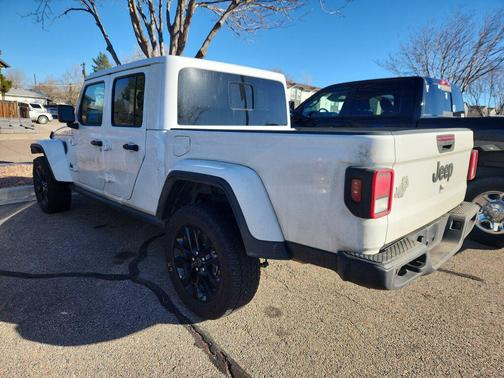 2025 Jeep Gladiator Nighthawk