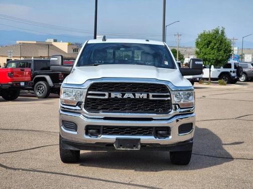 2024 RAM 2500 Tradesman Crew Cab 4x4 6'4' Box