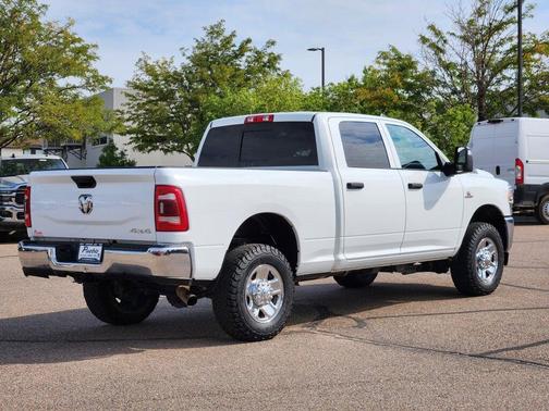 2024 RAM 2500 Tradesman Crew Cab 4x4 6'4' Box