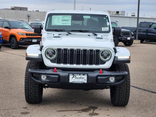 Bright White Clearcoat 2026 Jeep Gladiator Rubicon