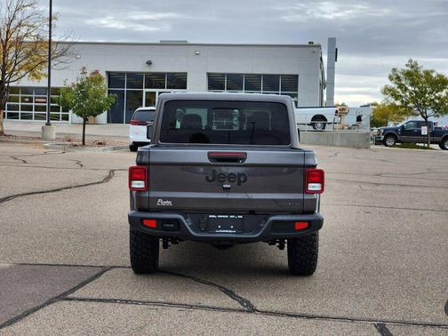 2025 Jeep Gladiator High Tide
