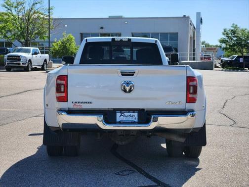 2019 RAM 3500 Laramie Crew Cab 4x4 8' Box
