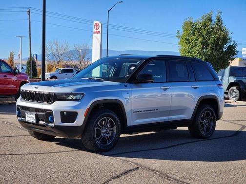 2023 Jeep Grand Cherokee 4xe Trailhawk Carb State Pkg