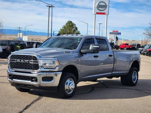 2024 RAM 3500 Tradesman Crew Cab 4x4 8' Box