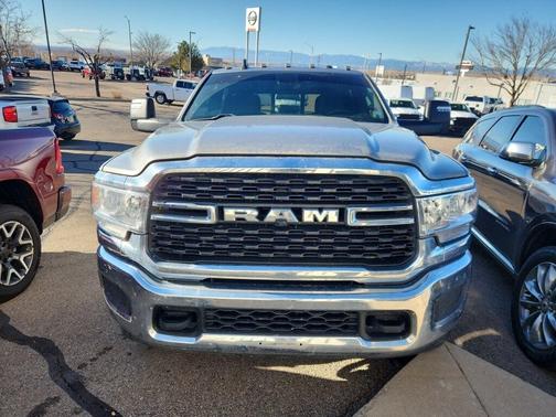 2024 RAM 3500 Tradesman Crew Cab 4x4 8' Box