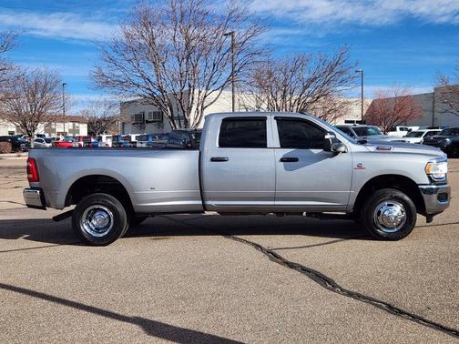 2024 RAM 3500 Tradesman Crew Cab 4x4 8' Box