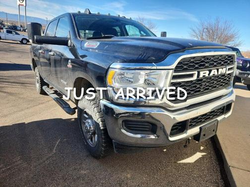 2020 RAM 2500 Tradesman Crew Cab 4X4 6'4' Box